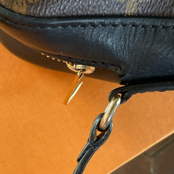 Louis Vuitton Saintonge - Picture 11 of 15